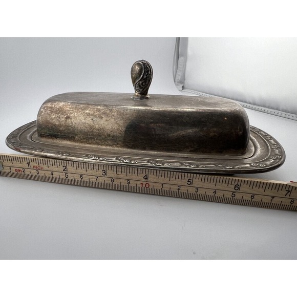 Vintage Meriden B. Company Tableware Antique Silver-Plated Butter Dish With Lid - Picture 8 of 9